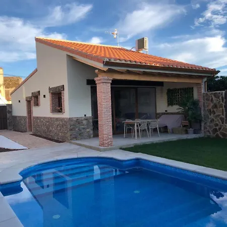 Acogedora Con Piscina Particular Barlow Tr-cc-00426 펜션 *