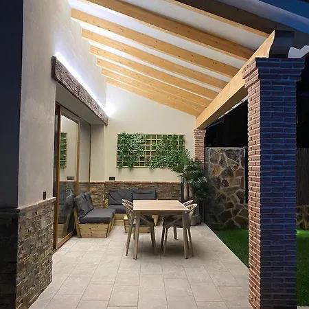 Acogedora Con Piscina Particular Barlow Tr-cc-00426 * Abadía